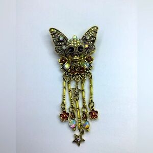 🎄🎄Gold Butterfly Sugar Skull Brooch with Crystal  Accents